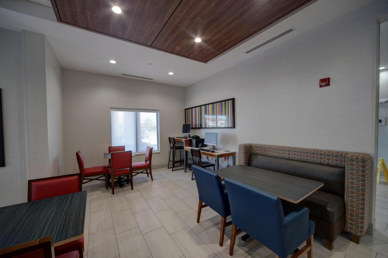 Holiday Inn Express Hotel & Suites Oklahoma City-West Yukon By Ihg Buitenkant foto